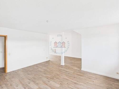 Wohnzimmer - 4 Zimmer Etagenwohnung zur Miete in Gera