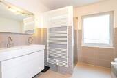Vollbad mit Dusche (1.OG) - 
