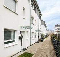 Neuwertiges Reihenmittelhaus in stadtnaher Lage mit zwei Terrassen und Tiefgaragenstellplatz - Bad Säckingen