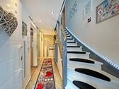 Flur-Treppenhaus - 