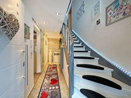 Flur-Treppenhaus - 
