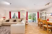 Wohn- und Esszimmer - Reiheneckhaus mit viel Platz, Garten und in hervorragender Lage von Regensburg-Burgweinting