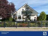 Straßenansicht, Giebel - Wohlfühloase für eine junge Familie!