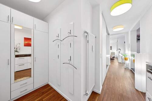 Eingang und Garderobe - 