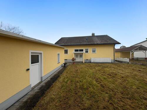 Ansicht - 6 Zimmer Einfamilienhaus zum Kaufen in Wackersdorf