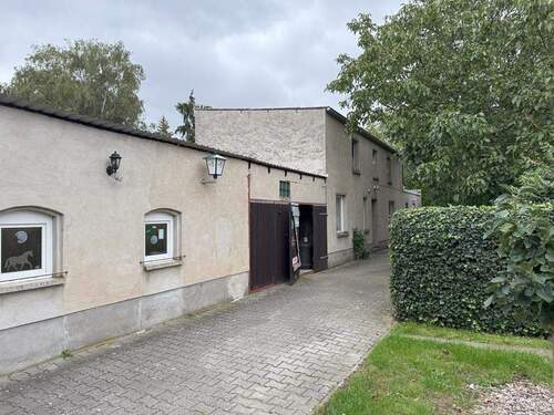 Werkstatt und Gästehaus - 