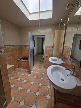 Duschbad Zugang Schlafzimmer.jpg - 