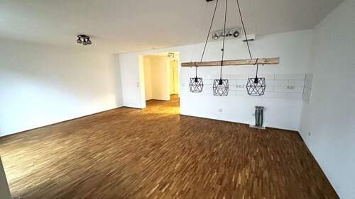Wohnzimmer / Küche - Etagenwohnung mit 74,00 m&sup2; in Köln zum Kaufen