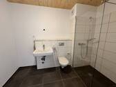 Bad mit ebenerdiger Dusche - 