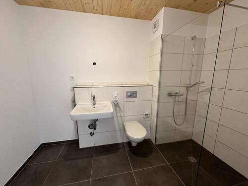 Bad mit ebenerdiger Dusche - 