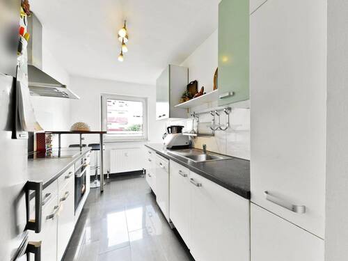 Küche - 3 Zimmer Etagenwohnung zum Kaufen in Leonberg