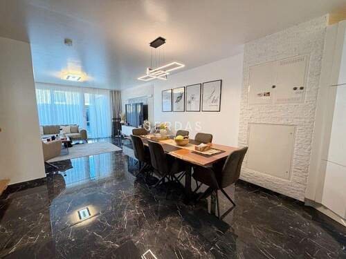 Essbereich EG - Neuwertiges RMH (BJ 2017) mit 145 m², 5,5 Zimmer, 2 Bädern & Garage