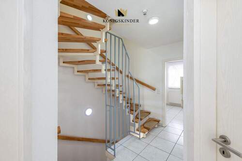 Treppe – moderne Gestaltung - 
