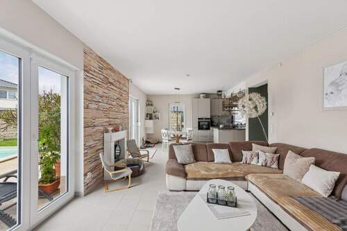 Wohnzimmer - 4 Zimmer Einfamilienhaus in Berlin