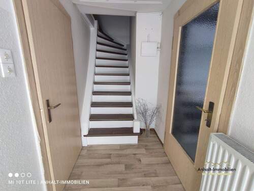 Haus rechts - EG - Flur 1 - 