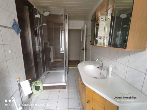 Haus re - EG - Bad Teilansicht - 