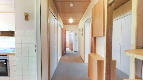 Flur - Etagenwohnung mit 67,00 m&sup2; in Nürnberg zum Kaufen