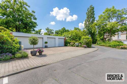Garagen/ Stellplatz - 