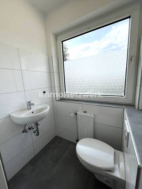 Gäste-WC links - 