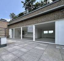 Großzügige 3,5-Zimmer-Wohnung mit Dachterrasse, zwei Balkonen, TG- und Außenstellplatz - Stuttgart Botnang