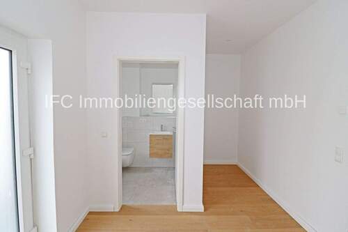 Diele / Entrée im EG - Doppelhaushälfte mit 133,00 m&sup2; in Dessau-Roßlau zum Kaufen