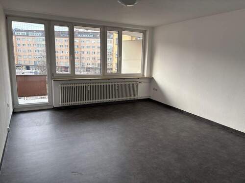 Wohnen/Schlafen - Große 1-Zimmer-Wohnung mit Balkon und kleiner Küchenzeile - Stadtteil Rennweg