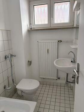 Tageslichtbad mit Dusche - Etagenwohnung mit 34,70 m&sup2; in Nürnberg zur Miete