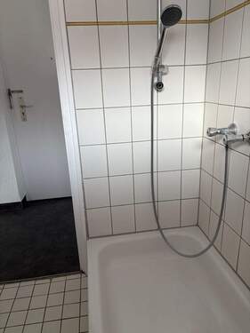 Tageslichtbad mit Dusche - 