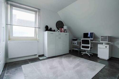 Schlafzimmer 1 OG Vorderhaus - 