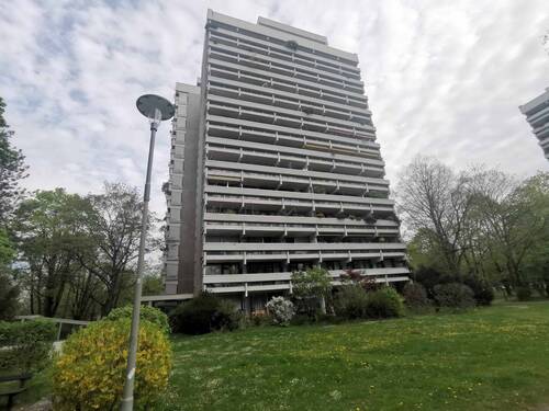 Gesamtansicht - Gepflegte 4 12-Zimmerwohnung mit Süd- u. Westbalkon und Tiefgaragenstellplatz