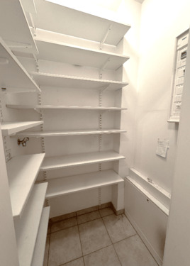 Abstellkammer - 