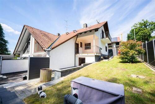 Außenansicht - Familienidylle mit Einliegerwohnung und Pool in Tannhausen