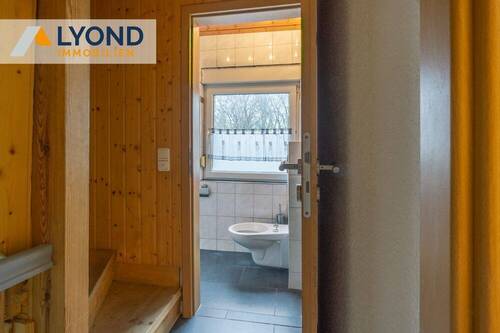 Zugang Dachgeschoss / Zugang Gäste WC Obergeschoss - 