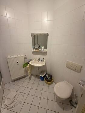 Bad - Etagenwohnung mit 74,30 m&sup2; in Leipzig zur Miete