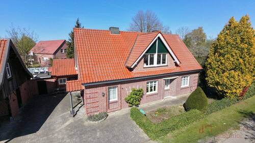 Wohnhaus - IMMOBILIEN GUMNIOR präsentiert: Charmantes Einfamilienhaus im Landhausstil