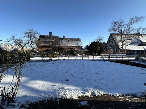 Grundstück vor dem Haus - 