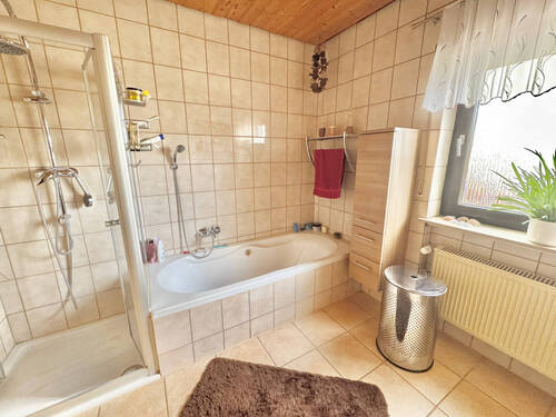 Badezimmer Obergeschoss (2) - 