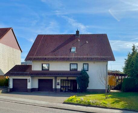 Vorderansicht (2) - 8 Zimmer Einfamilienhaus in Schauenburg / Breitenbach