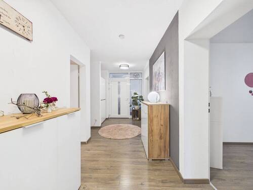 Flur - Etagenwohnung mit 107,00 m&sup2; in Finnentrop zum Kaufen
