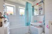 Badezimmer EG - Mehrfamilienhaus, Wohnhaus mit 178,00 m² in Obersulm / Affaltrach zum Kaufen