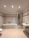 Bad mit Wanne und Dusche - 1 Zimmer Etagenwohnung zur Miete in Limbach-Oberfrohna