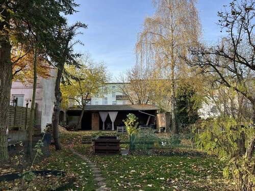 Garten - Mehrfamilienhaus, Wohnhaus mit 328,00 m&sup2; in Schwerin zum Kaufen