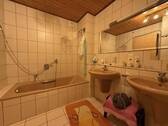 DG - Bad mit zwei Waschbecken - 