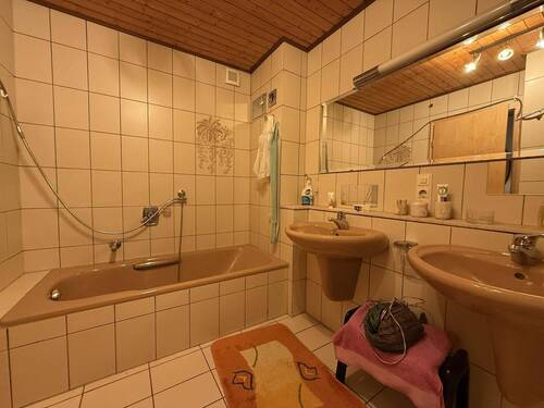 DG - Bad mit zwei Waschbecken - 