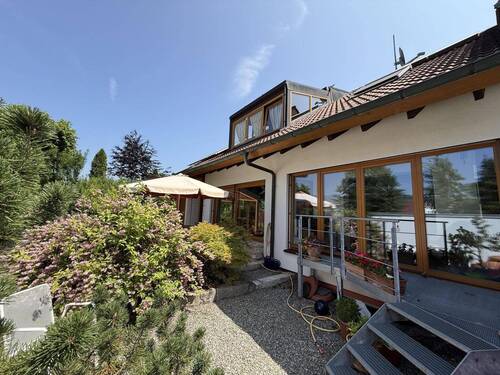 Hausansicht - Doppelhaushälfte mit 259,90 m² in Stockach zum Kaufen