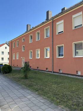 Außenansicht - Schöne 4-Raumwohnung ab Dezember 2025 in der Anhaltsiedlung in Bitterfeld zu vermieten !