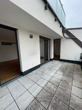 Balkon - 3 Zimmer Etagenwohnung zur Miete in Erlangen