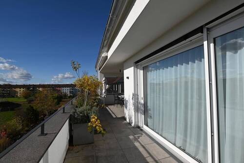 Balkon - Etagenwohnung mit 196,00 m&sup2; in Ludwigsburg zur Miete