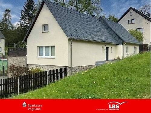 Hausansicht - 4 Zimmer Einfamilienhaus zum Kaufen in Oelsnitz