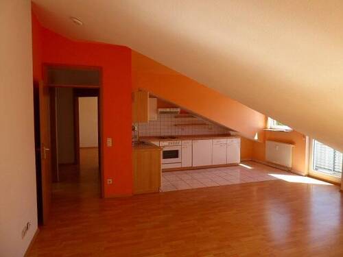 Wohnzimmer 2 - 2 Zimmer Etagenwohnung zur Miete in Niefern-Öschelbronn